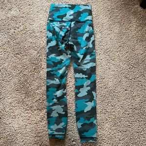Lulu Lemon Camouflage camo workout pants leggings 2 teal grey